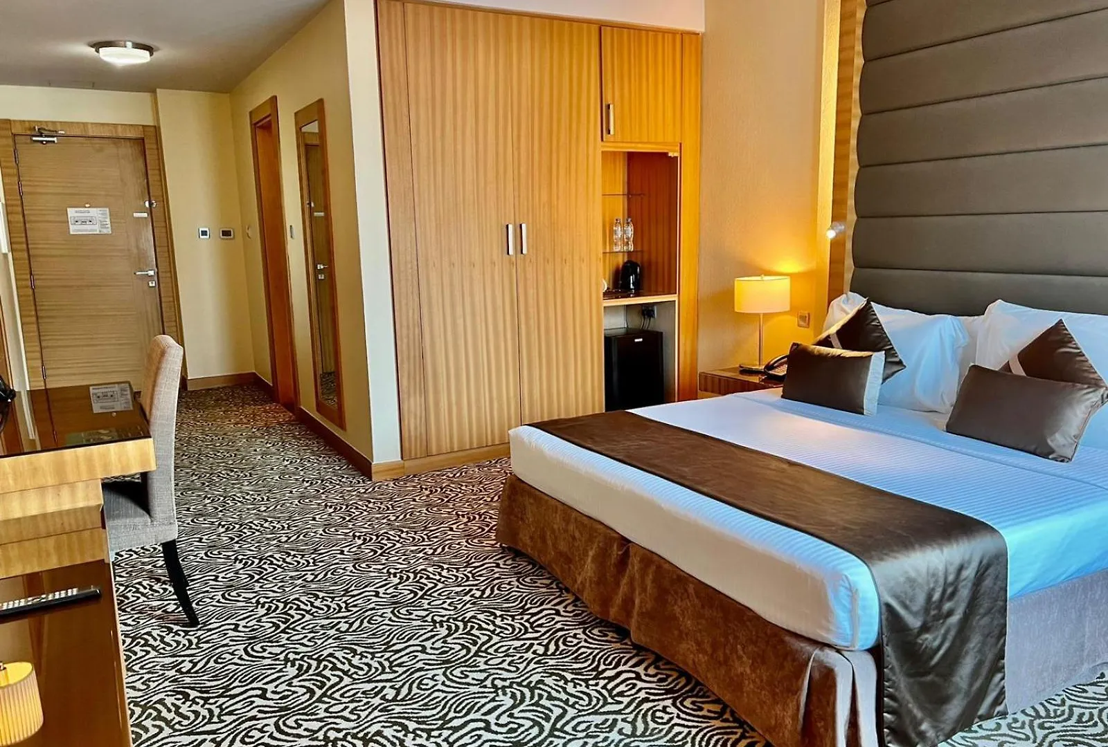 Copthorne Hotel Sharjah 4*,